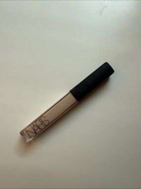 Nars Creamy Concealer L1